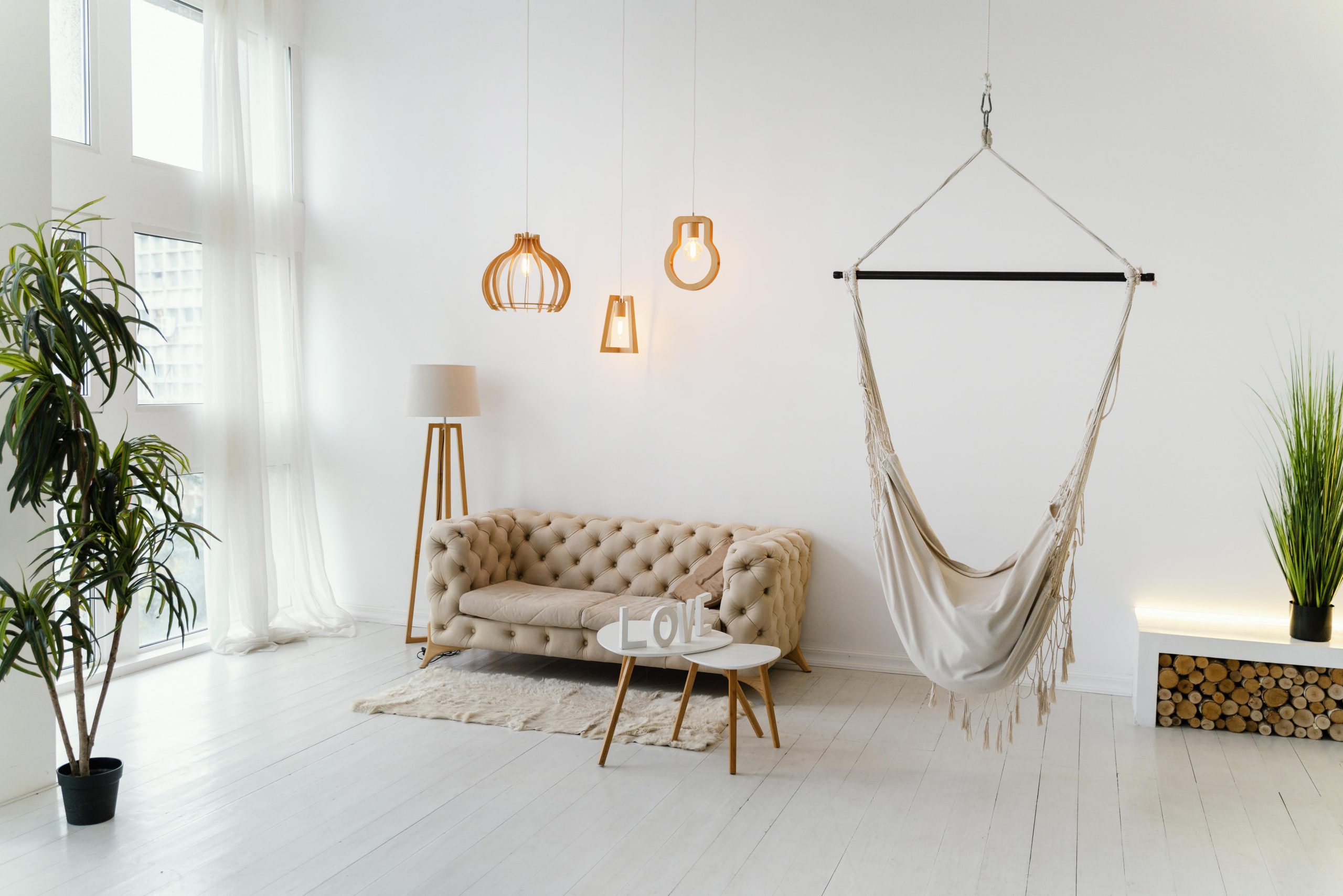 tour de interiorismo en málaga visitando showroom con materiales y ambientes reales